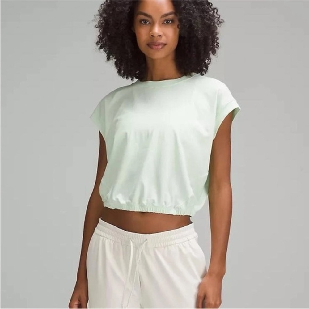 Lululemon Kohlrabi Green Wide Sleeve Gathered Hem T-Shirt Top Medium?